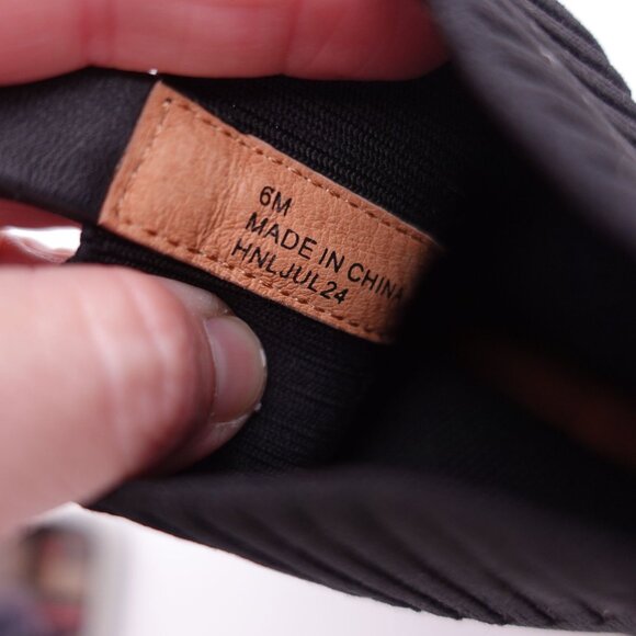 Andre Assous Women's Winter Knit Heeled Ankle Boots Size 6M Black - Picture 7 of 8